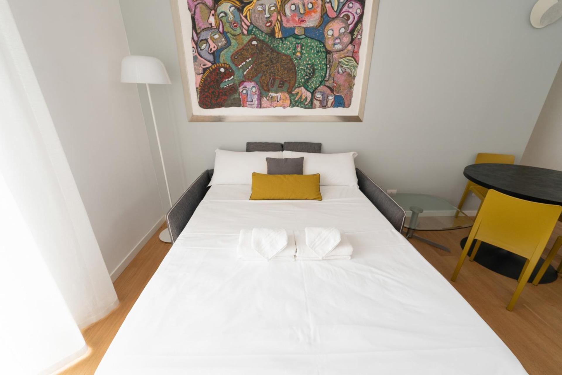 Elegant In The Heart Of Milán